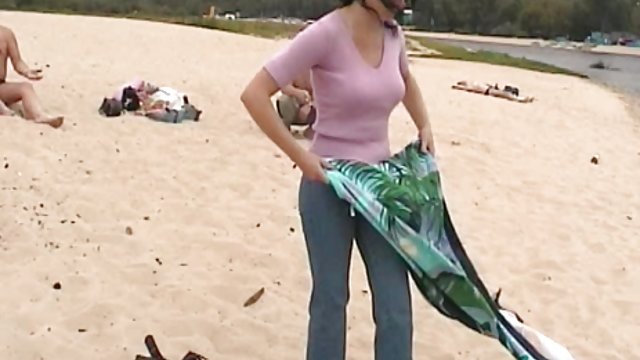 女の子と男の子ねヌード公共性およびビデオキャサリン-ポルノな