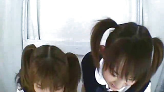 Porno映像サウナのヌードスパイの彼のお気に入りペースの充実感