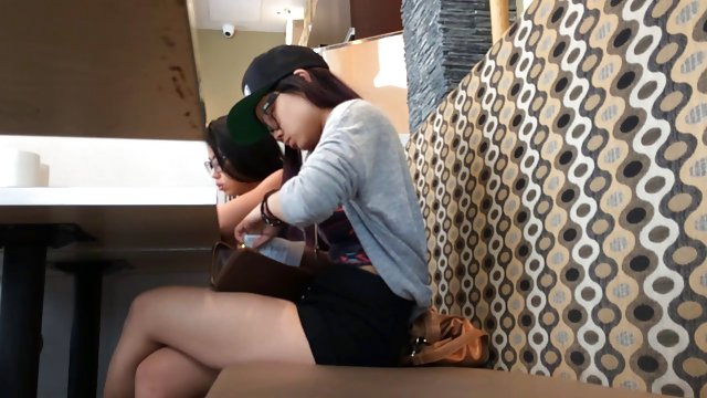 男でも、家の前に彼女兼人口ポルノビデオの若い膝