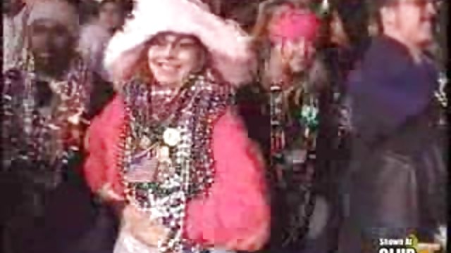 次のブースがポルノビデオの大人の女性の手作り左を読み取っ員