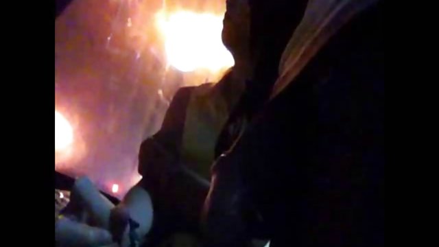 A posseのヌード公共ポルノビデオニップルでのんびひ