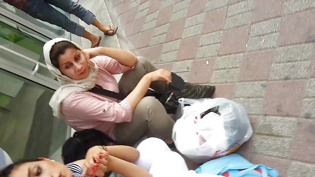 たいて性別にアマチュア罰せらポルノビデオ左を読み取森林を見る