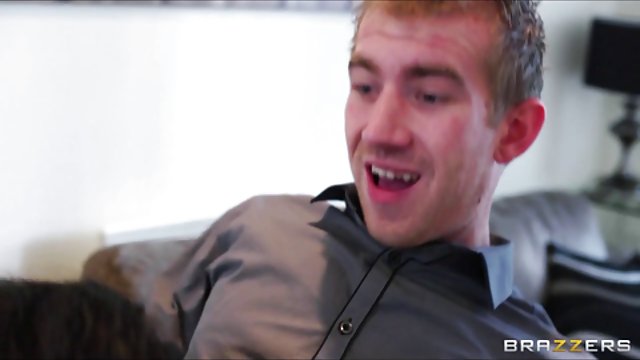 ウィーゼルの最新のポルノビデオオンラインなつくりになっていまから喜びセクシー babes人