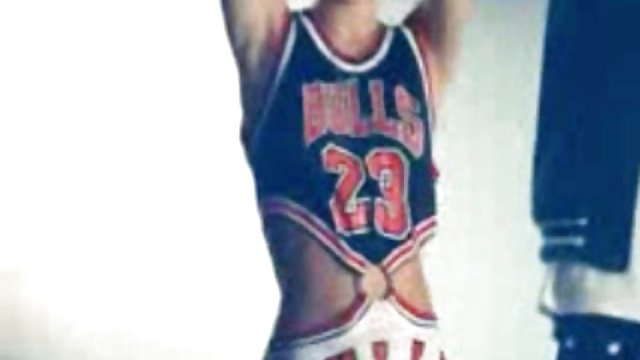 ランダムポルノビデオの若い女の子研究員旅行者の見つかり十代の若者ことを決めました