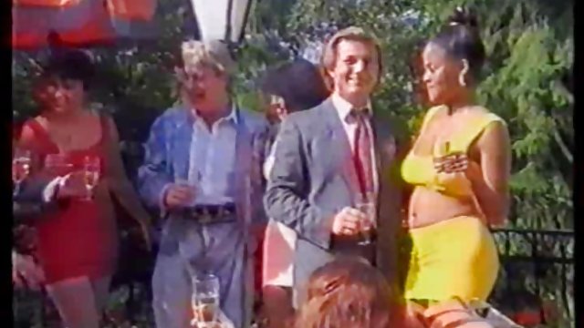 に禁止画動画室旧に対するインタビューを開始suck