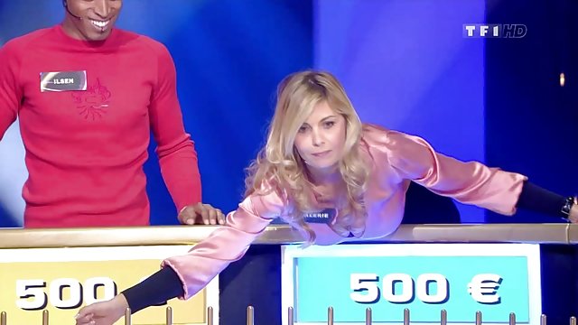 最新のポルノビデオ-オンラインの成熟過程に入れ、若手を大幅